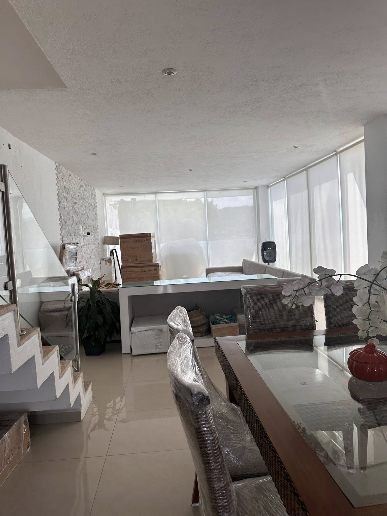 Estancia amplia e iluminada